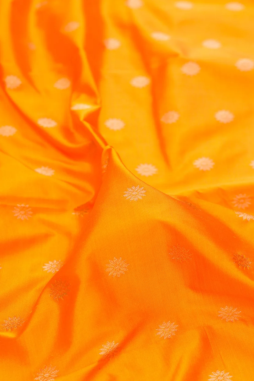 Pure Silk Yellow Dual Tone Paithani Saree - Image 3