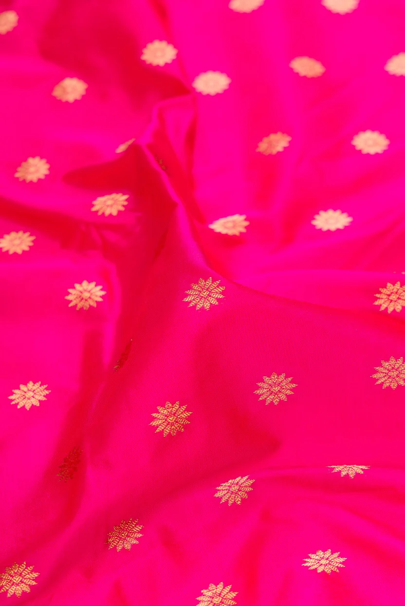 Pure Silk Dark Pink Dual Tone Paithani Saree - Image 2